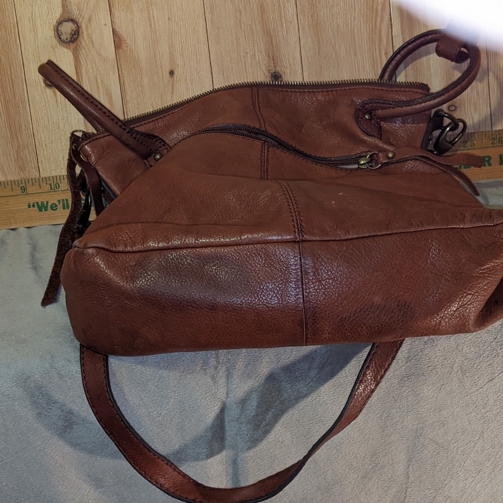 Lucky Brand chestnut leather hobo/cross body bag - Picture 5 of 13